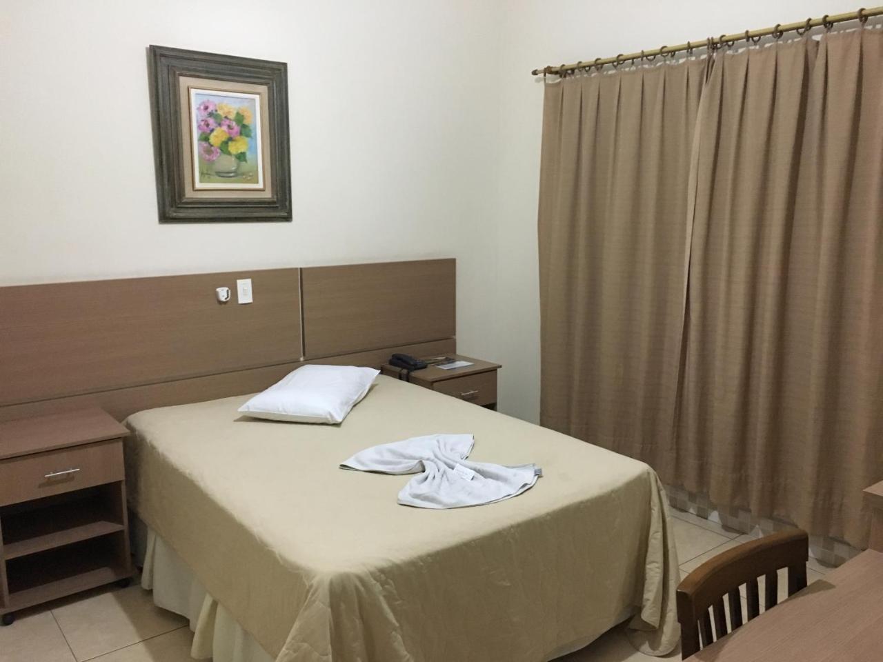 Hotel Vila Rica アルフェナス エクステリア 写真